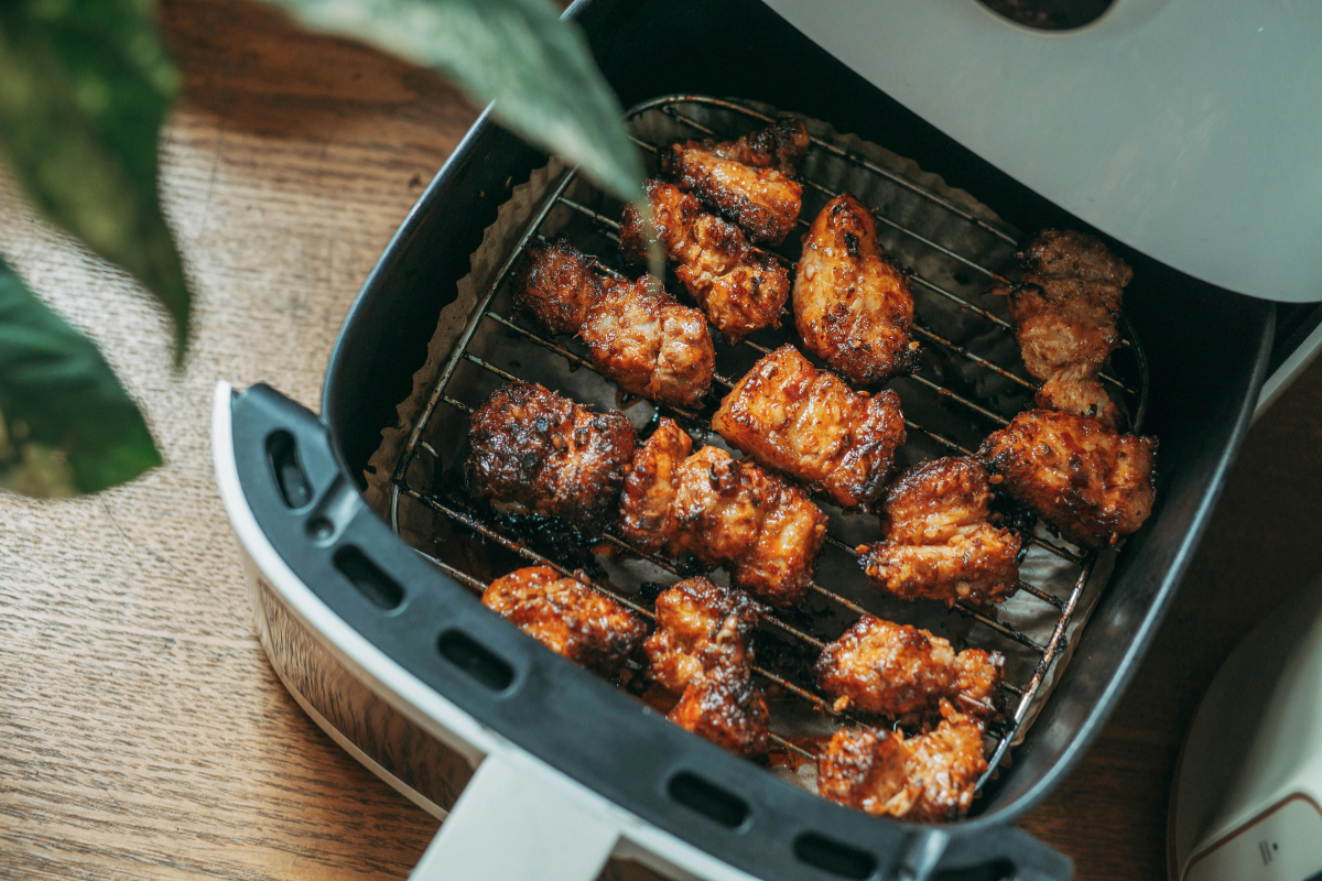 How to Clean an Air Fryer Without a Liner